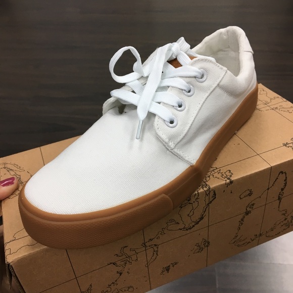Men’s White canvas sneaker - Picture 2 of 7